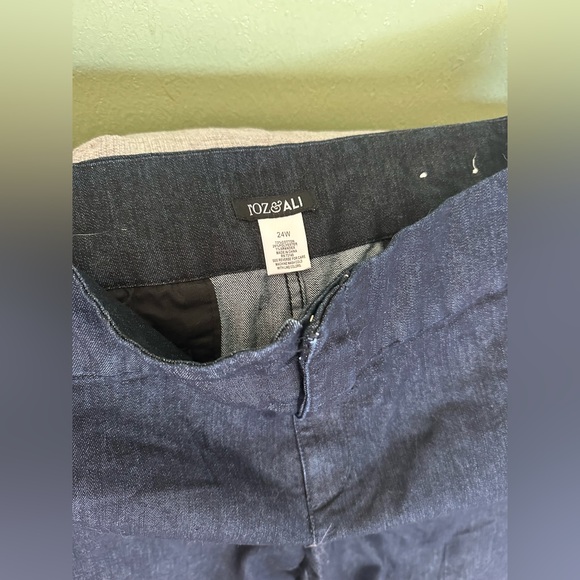 Roz & Ali Dark Blue Denim Bermuda Shorts - Picture 2 of 4